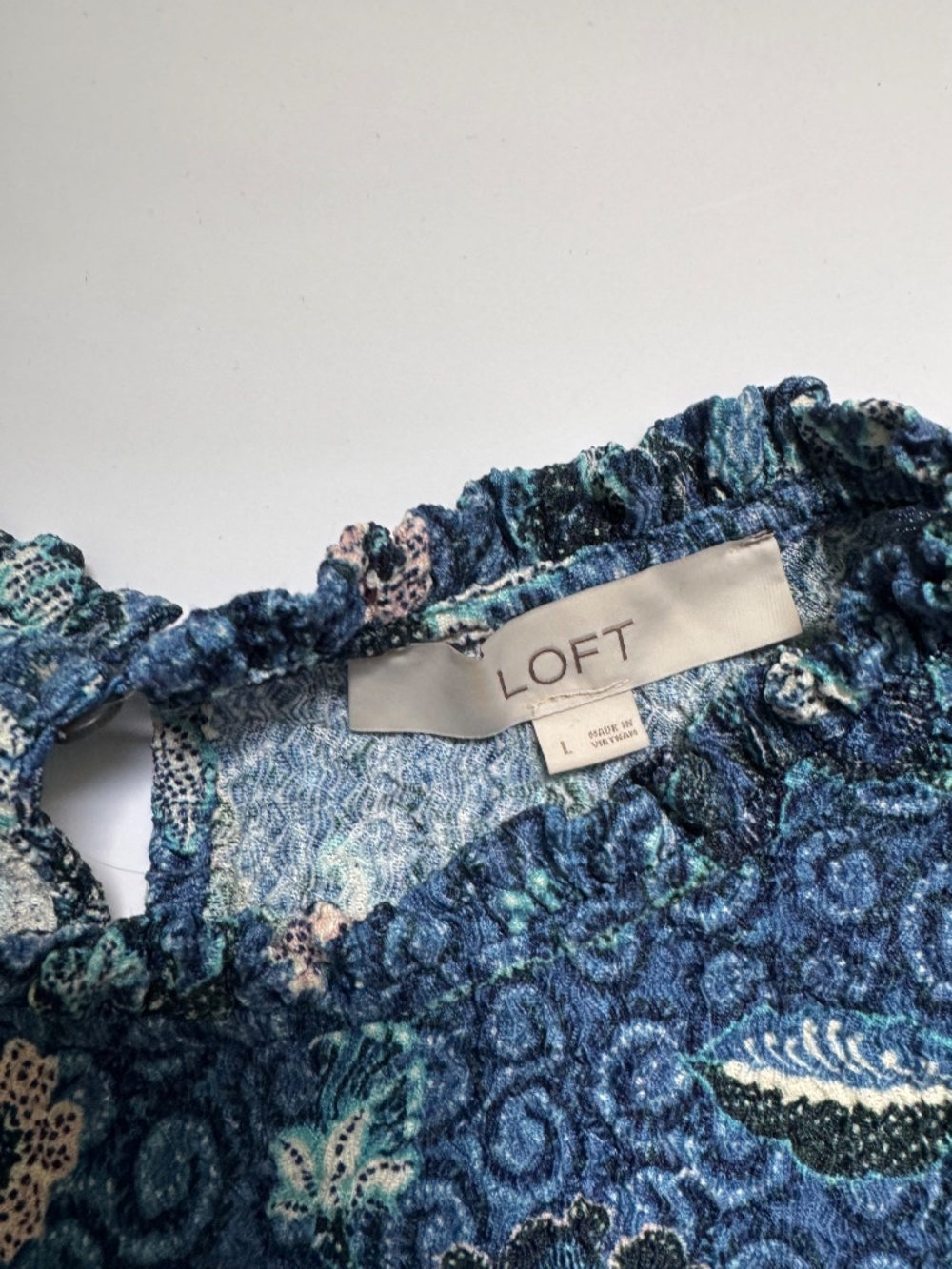 LOFT Blue Floral Puff Sleeve Textured Blouse Size Large - Picture 4 of 5